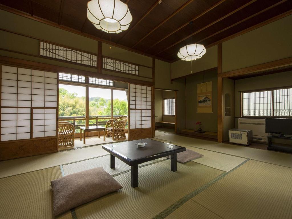 Hotel Nanzanso Izunokuni Номер фото